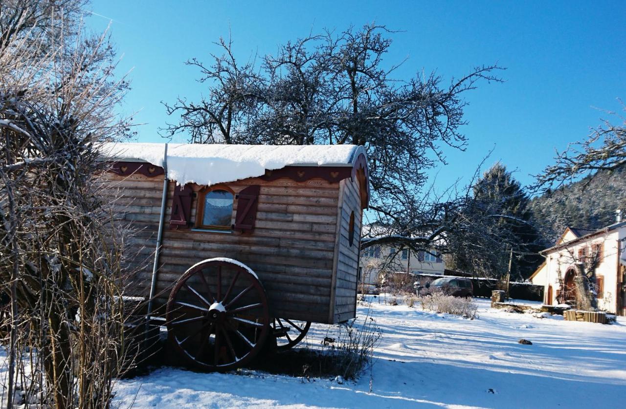 Roulotte Le Temps De Rever Bed & Breakfast Saint-Michel-sur-Meurthe ภายนอก รูปภาพ